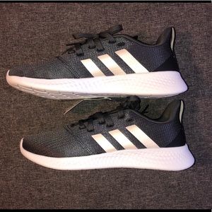 NWT Women’s Adidas Foam Running Shoe